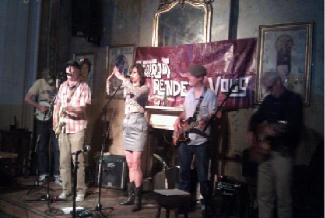 Givin some Old Queens Head - 31 May 11